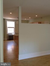 324 S Juniper St in Philadelphia, PA - Building Photo - Building Photo