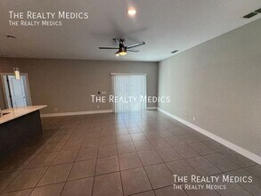 310 Drum Ct in Poinciana, FL - Building Photo - Building Photo