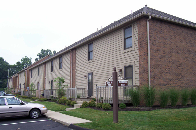 Olde Sawmill Townhomes in Dublin, OH - Building Photo - Building Photo