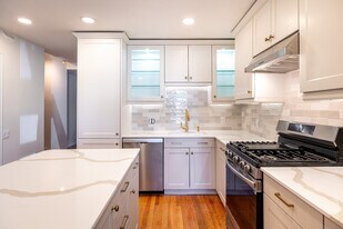 20 Lawson Ln in Ridgefield, CT - Building Photo