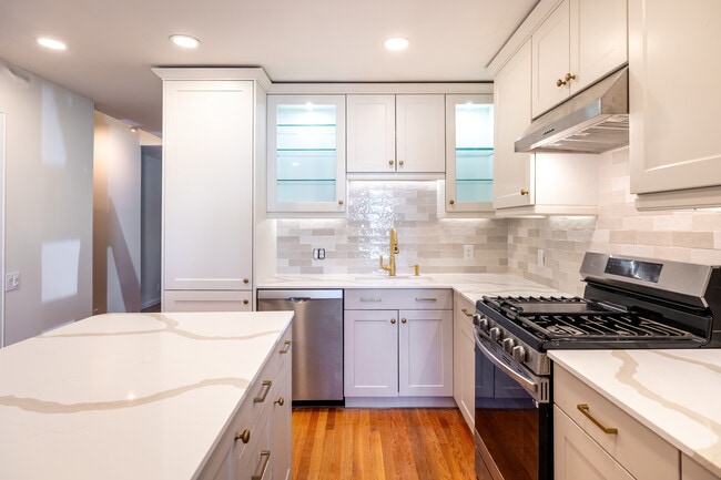 property at 20 Lawson Ln