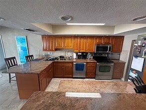 1141 SW 44th St in Cape Coral, FL - Building Photo - Building Photo