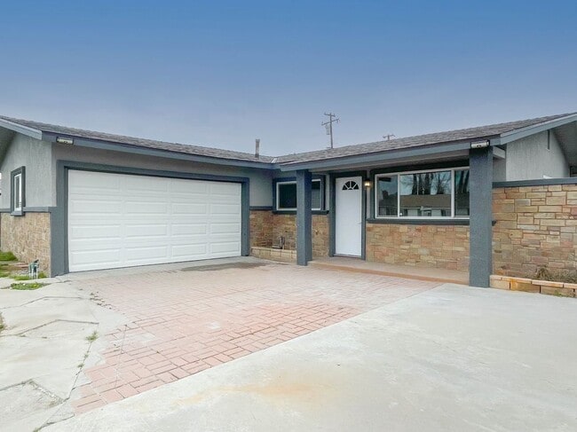6638 Lilac Ave in Rialto, CA - Building Photo - Building Photo