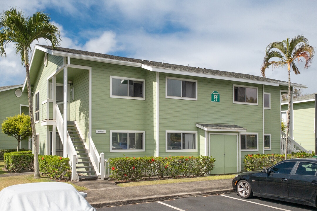 Mililani Parkway in Mililani, HI - Building Photo