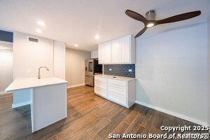 8038 Broadway in San Antonio, TX - Building Photo - Building Photo