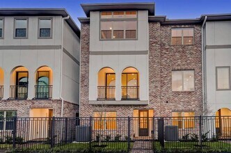 5234 Schuler St in Houston, TX - Building Photo - Building Photo