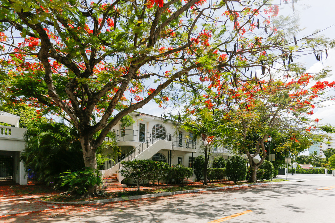 4400 NE 2nd Ave in Miami, FL - Foto de edificio