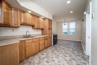 79 W 16th St in Bayonne, NJ - Building Photo - Building Photo