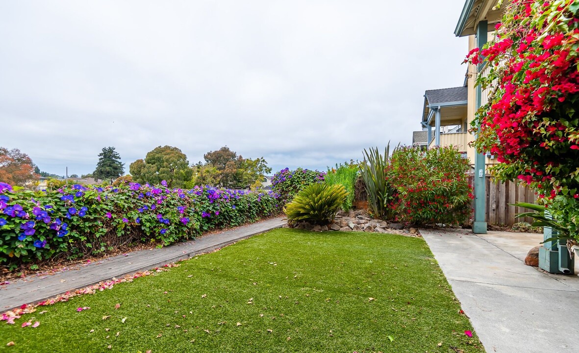 1215 Windward Ln in Capitola, CA - Building Photo