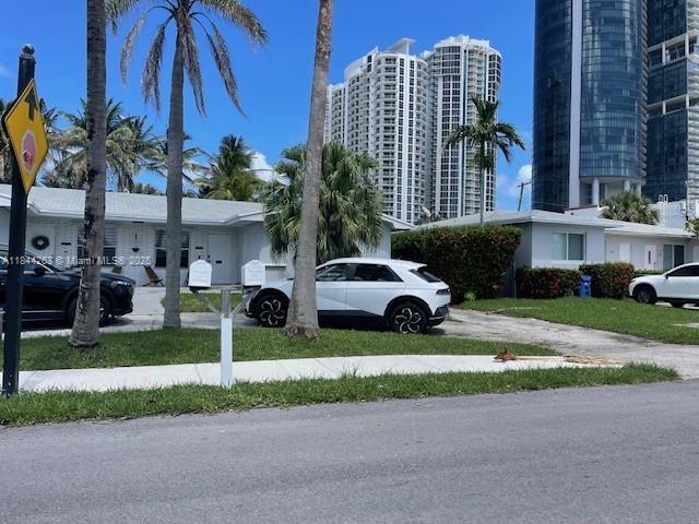 18801 Atlantic Blvd in Sunny Isles Beach, FL - Building Photo - Building Photo