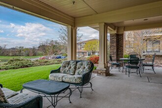 Fountain Hills Senior Apartments (Age 50+) in Racine, WI - Foto de edificio - Building Photo