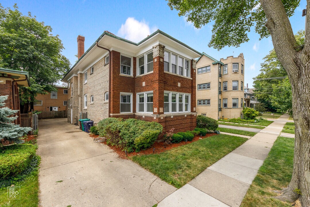 643 Washington Blvd in Oak Park, IL - Building Photo