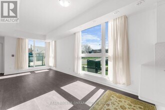 16 Marquette Ave in Toronto, ON - Building Photo - Building Photo