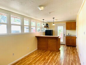 401 Burnham Rd in Oak View, CA - Building Photo - Building Photo