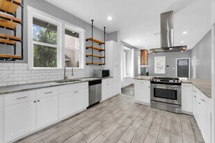 339 Wilkens Ave in San Antonio, TX - Building Photo