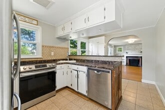 21 Maple Rd in Waterford, CT - Building Photo - Building Photo
