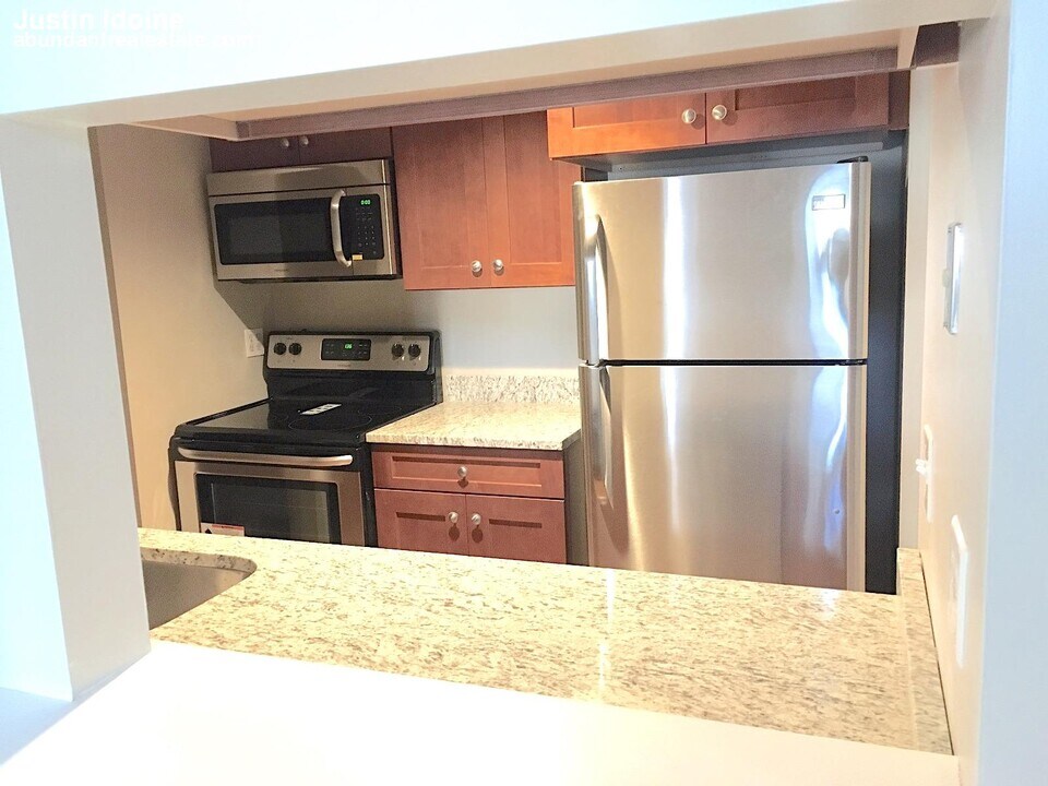 17 Bow St, Unit #16 in Somerville, MA - Building Photo