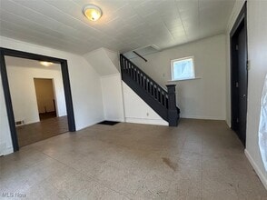 1392 Hart St in Akron, OH - Building Photo - Building Photo