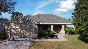 1020 Glenraven Ln in Clermont, FL - Building Photo