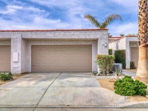 171 Winterhaven Cir in Palm Desert, CA - Building Photo - Building Photo