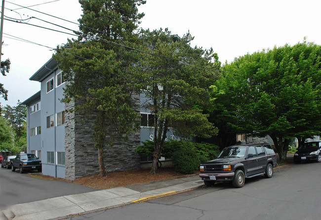 Stone Terrace Apartments in Corvallis, OR - Foto de edificio - Building Photo