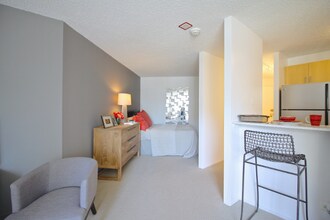 32 W Superior St in Chicago, IL - Building Photo - Building Photo