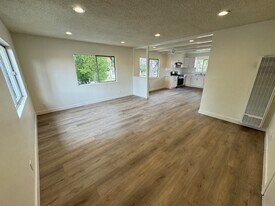 1152 Ruberta Ave, Unit 6 in Glendale, CA - Building Photo