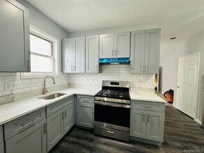 8 Morgan Ave, Unit 2 in Poughkeepsie, NY - Building Photo - Building Photo