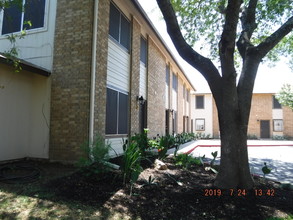 1207 Southport Dr in Austin, TX - Building Photo - Building Photo