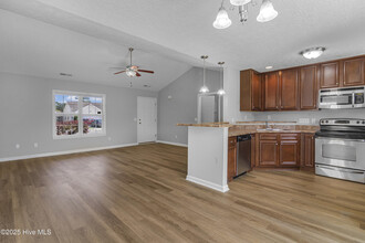 423 Amaryllis Ln in Holly Ridge, NC - Building Photo - Building Photo