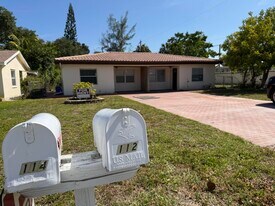 114 Prospect Rd in Lantana, FL - Building Photo