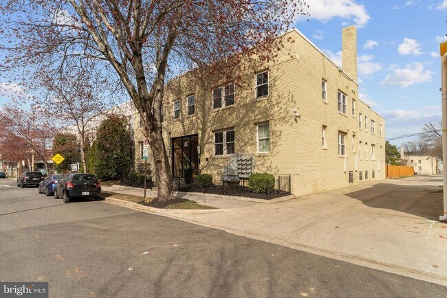 417 18th St NE in Washington, DC - Building Photo - Building Photo
