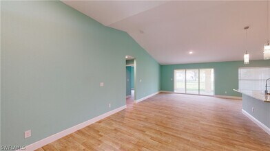 621 NW 7th Pl in Cape Coral, FL - Building Photo - Building Photo