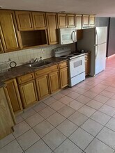 5815 Oxford Ave in Philadelphia, PA - Building Photo - Building Photo