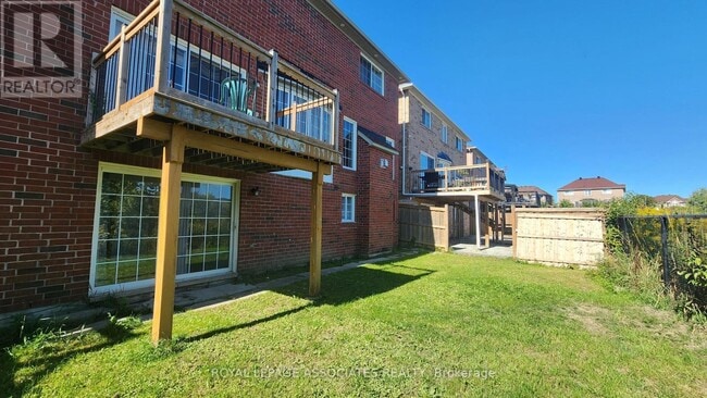 31 Hoptree Ave in Toronto, ON - Building Photo - Building Photo