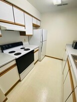 365 Beaver Kreek Center in North Liberty, IA - Building Photo