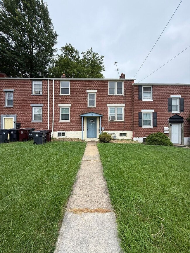 property at 2703 W 4th St