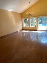 20030 Blythe St in Winnetka, CA - Building Photo - Building Photo