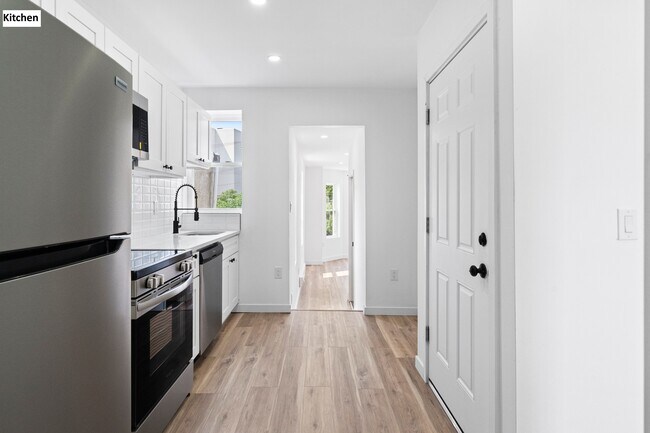 2219 W Oxford St in Philadelphia, PA - Building Photo - Building Photo