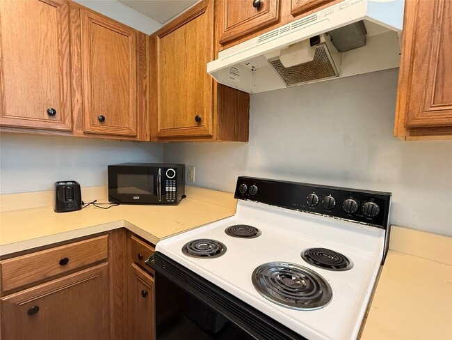 property at 304 Dell Ct
