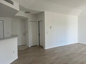 5024 Lantana Rd in Greenacres, FL - Building Photo - Building Photo