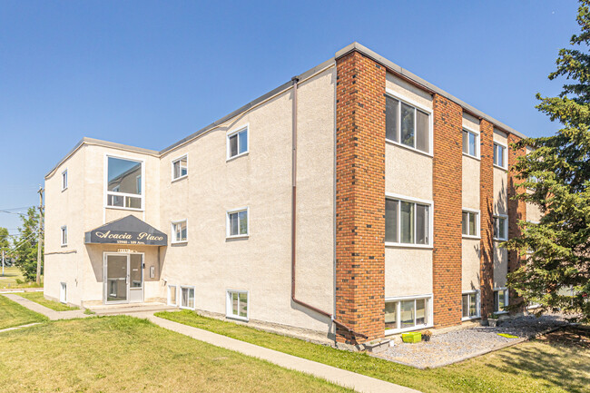 La Villa Belvedere in Edmonton, AB - Building Photo - Primary Photo