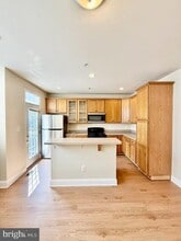 11818 Regents Park Dr in Germantown, MD - Building Photo - Building Photo