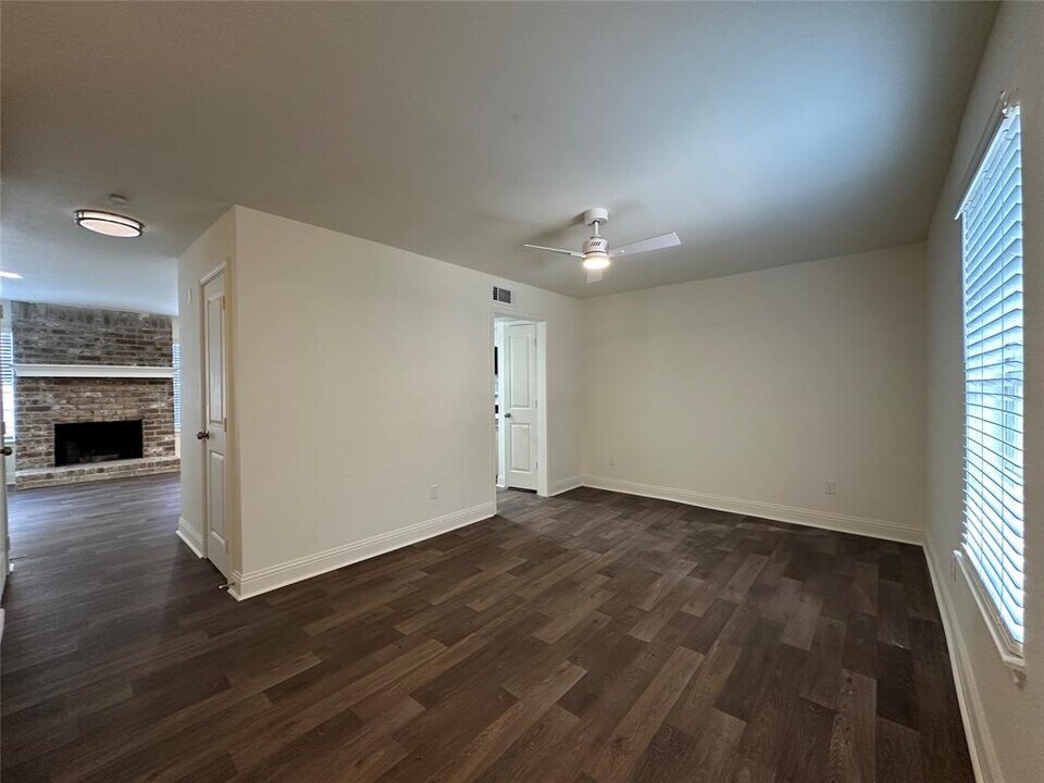 8003 Woodway Dr in Houston, TX - Building Photo