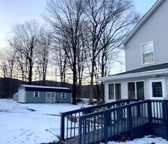13 Herlings Rd in Wurtsboro, NY - Building Photo