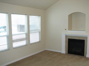 Chestnut Valley Townhomes in Nampa, ID - Foto de edificio - Building Photo