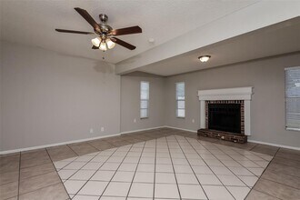 3305 19th Ave W in Bradenton, FL - Building Photo - Building Photo