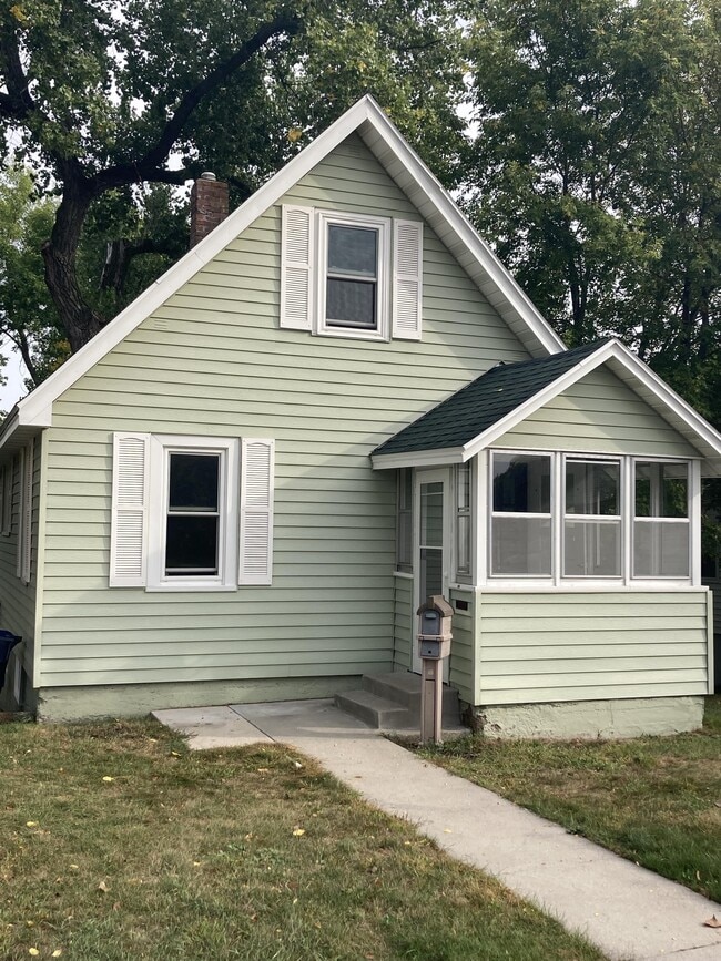 property at 630 W 7th Ave