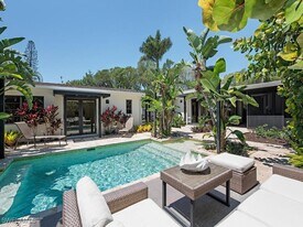 1200 9th Ave N in Naples, FL - Building Photo