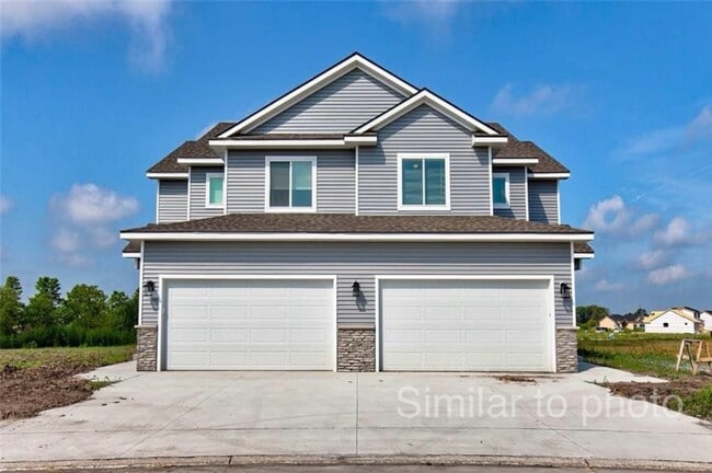 property at 908 Kinney Cir NE